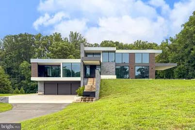 10590 Beach Mill Road, Great Falls, VA 22066 - Photo 4