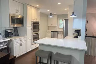 7705 Carrleigh Pkwy, Springfield, VA 22152 - Photo 8