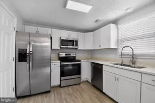 8307 Pondside Terrace, Alexandria, VA 22309 - Photo 16