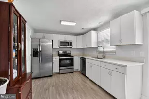 8307 Pondside Terrace, Alexandria, VA 22309 - Photo 18
