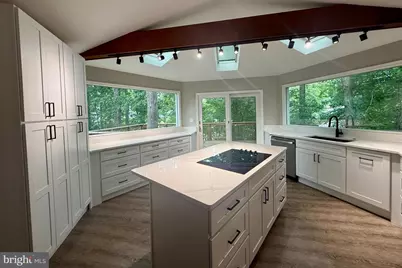 8061 Athena Street, Springfield, VA 22153 - Photo 2