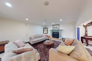9710 Middleton Ridge Rd, Vienna, VA 22182 - Photo 4
