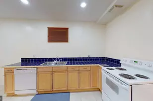 9710 Middleton Ridge Rd, Vienna, VA 22182 - Photo 16
