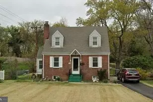2414 Fairview Dr, Alexandria, VA 22306 - Photo 1