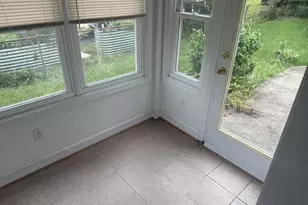 2414 Fairview Dr, Alexandria, VA 22306 - Photo 10