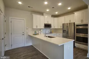 238 Van Buren St, Herndon, VA 20170 - Photo 2