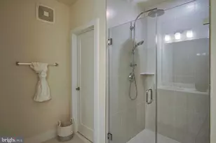 238 Van Buren St, Herndon, VA 20170 - Photo 14