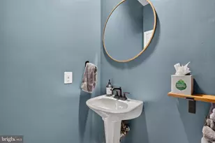 6937 Gourock Ct, Alexandria, VA 22315 - Photo 10