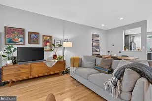 6937 Gourock Ct, Alexandria, VA 22315 - Photo 8