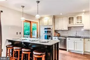 6240 Walkers Croft Way, Alexandria, VA 22315 - Photo 2