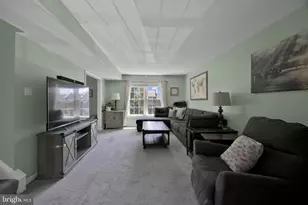 2465 Windbreak Dr, Alexandria, VA 22306 - Photo 18