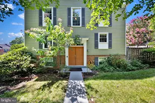 2465 Windbreak Dr, Alexandria, VA 22306 - Photo 2