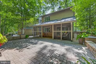 11424 Purple Beech Dr, Reston, VA 20191 - Photo 10