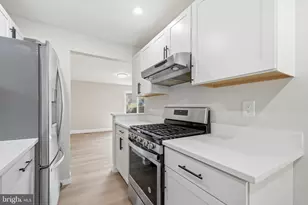 14462 Four Chimney Dr, Centreville, VA 20120 - Photo 16