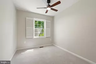 14462 Four Chimney Dr, Centreville, VA 20120 - Photo 16