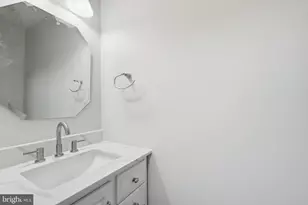 14462 Four Chimney Dr, Centreville, VA 20120 - Photo 10