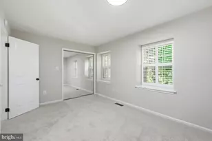 14462 Four Chimney Dr, Centreville, VA 20120 - Photo 4