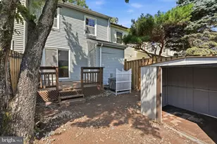 14462 Four Chimney Dr, Centreville, VA 20120 - Photo 12