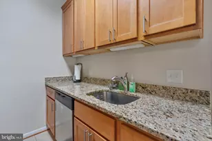 4907 Americana Dr, Annandale, VA 22003 - Photo 10