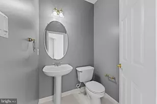 2598 Logan Wood Dr, Herndon, VA 20171 - Photo 16