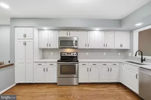 12606 Victoria Station Ct, Fairfax, VA 22033 - Photo 10