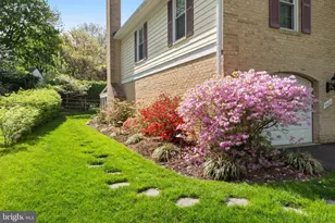 9021 Parliament Dr, Burke, VA 22015 - Photo 14