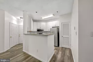 4417 Fair Stone Dr, Fairfax, VA 22033 - Photo 2