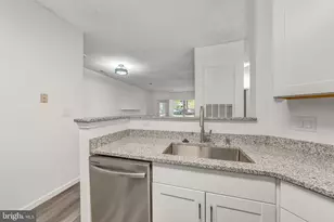 4417 Fair Stone Dr, Fairfax, VA 22033 - Photo 4