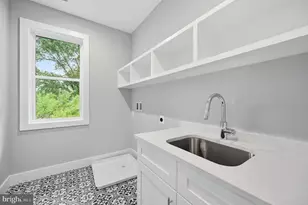 449 Lawyers Rd NW, Vienna, VA 22180 - Photo 38