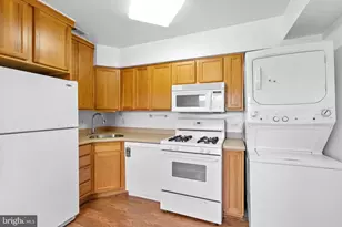 6284 Rose Hill Dr, Alexandria, VA 22310 - Photo 8