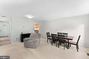 8942 Astongale Ct, Springfield, VA 22152 - Photo 6