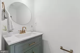7607 Lee Landing Dr, Falls Church, VA 22043 - Photo 10