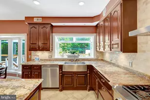 10608 Kilcormac Way, Fairfax Station, VA 22039 - Photo 14