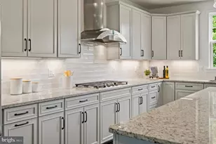 7753 Belvale Dr, Alexandria, VA 22315 - Photo 10