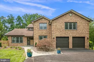 353 Gallop Wood Pl, Great Falls, VA 22066 - Photo 8