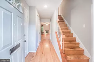 6611 Rosecroft Pl, Falls Church, VA 22043 - Photo 2