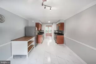 6611 Rosecroft Pl, Falls Church, VA 22043 - Photo 6
