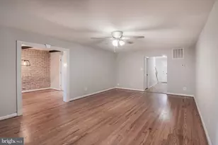 6611 Rosecroft Pl, Falls Church, VA 22043 - Photo 4