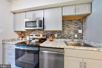 3815 Burlingame Place #33E, Alexandria, VA 22309 - Photo 4