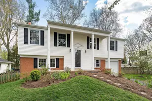 13143 Melville Ln, Fairfax, VA 22033 - Photo 4