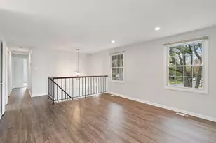 13143 Melville Ln, Fairfax, VA 22033 - Photo 10