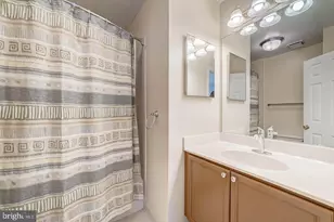 7208 Burton Hill Ct, Springfield, VA 22152 - Photo 20
