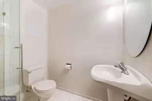 7208 Burton Hill Ct, Springfield, VA 22152 - Photo 24