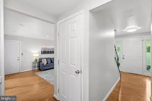 2284 Dosinia Ct, Reston, VA 20191 - Photo 8