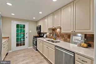 2623 Armada St, Herndon, VA 20171 - Photo 6