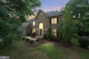 15094 Wetherburn Dr, Centreville, VA 20120 - Photo 4