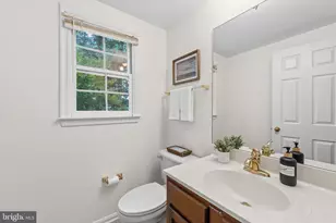 15094 Wetherburn Dr, Centreville, VA 20120 - Photo 24