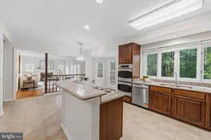 15094 Wetherburn Dr, Centreville, VA 20120 - Photo 18