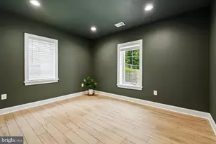 11434 Park Dr, Fairfax, VA 22030 - Photo 36
