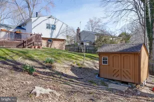 7117 Hadlow Ct, Springfield, VA 22152 - Photo 4